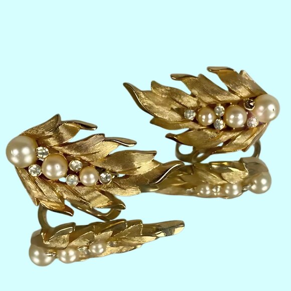 Vintage Trifari Gold Tone Faux Pearl Rhinestone Accented Clip-on Earrings - Picture 1 of 4
